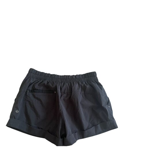 LULULEMON Women's Black Cuffed Shorts Size 10 - Picture 7 of 8
